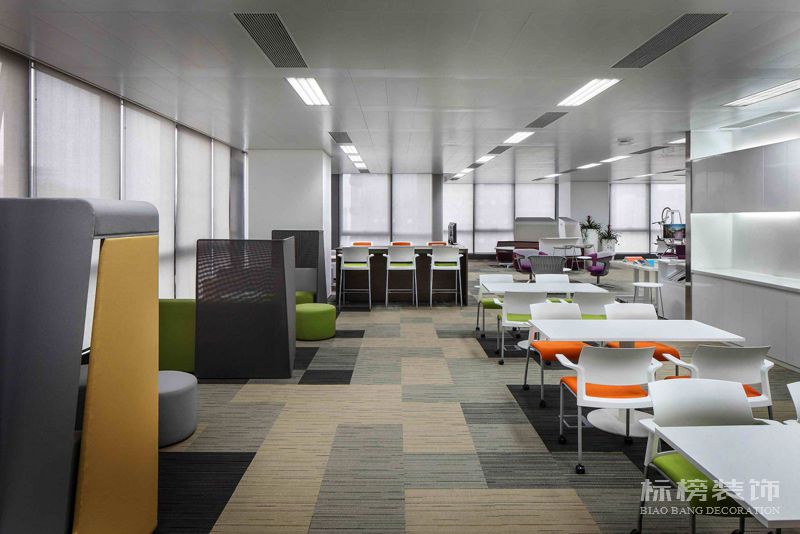 如何打造现代高档的深圳办公室装修？
