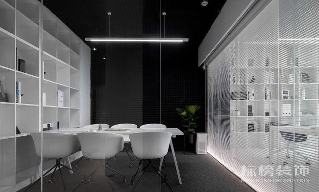 现代流行的办公室装修设计风格